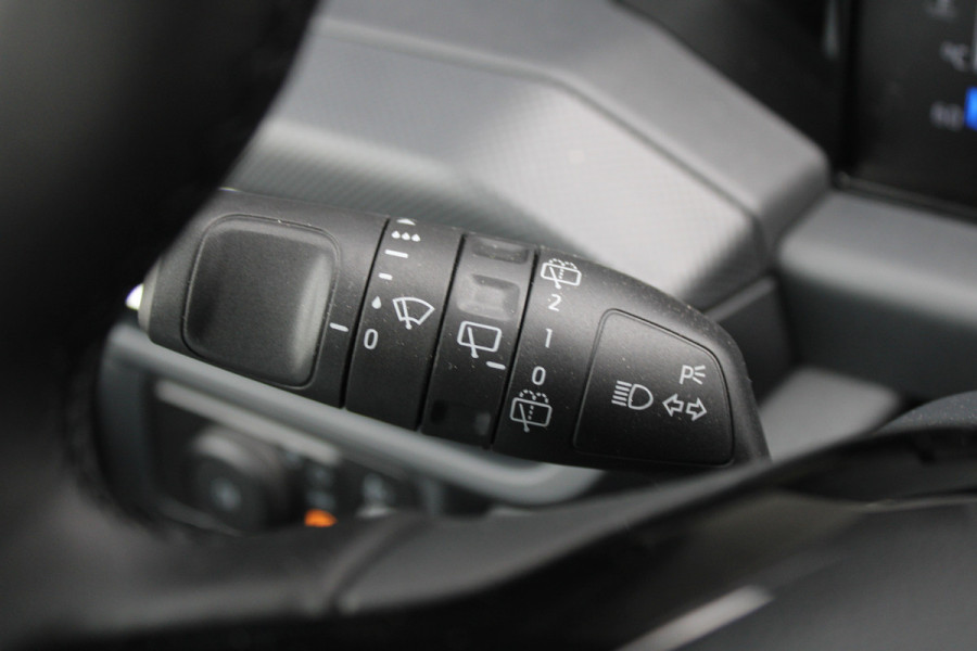 Ford Transit Custom 320 2.0 TDCI L2H1 Limited DC 170pk - Adaptive Cruise - Blind Spot - Navigatie - LED - Stoelverwarming - Rijklaar