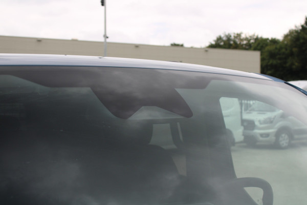 Ford Transit Custom 320 2.0 TDCI L2H1 Limited DC 170pk - Adaptive Cruise - Blind Spot - Navigatie - LED - Stoelverwarming - Rijklaar