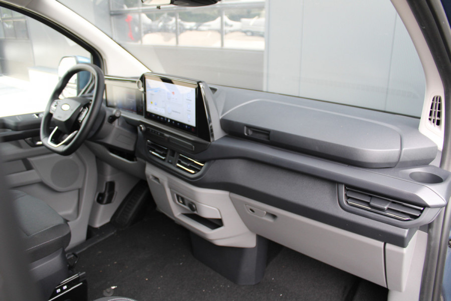 Ford Transit Custom 320 2.0 TDCI L2H1 Limited DC 170pk - Adaptive Cruise - Blind Spot - Navigatie - LED - Stoelverwarming - Rijklaar