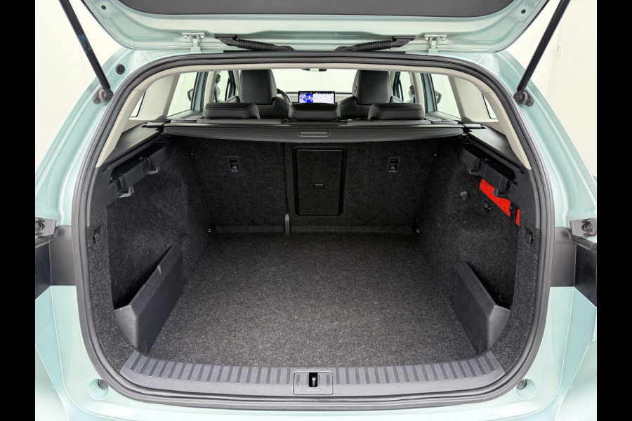 Škoda ENYAQ iV 60 Trekhaak Panoramadak SOH 89% Camera Navi Ecc Apple Carplay Android Auto Cruise Control Pdc DAB Lmv 19" Keyless Led Connected services Origineel Nederlandse Auto Škoda ENYAQ iV 60 Trekhaak Panoramadak SOH 89% Camera Navi Ecc Apple Carplay Android Auto Cruise Control Pdc DAB Lmv 19" Keyless Led Connected services Origineel Nederlandse Auto