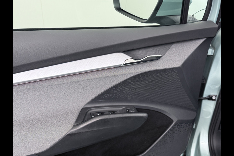 Škoda ENYAQ iV 60 Trekhaak Panoramadak SOH 89% Camera Navi Ecc Apple Carplay Android Auto Cruise Control Pdc DAB Lmv 19" Keyless Led Connected services Origineel Nederlandse Auto Škoda ENYAQ iV 60 Trekhaak Panoramadak SOH 89% Camera Navi Ecc Apple Carplay Android Auto Cruise Control Pdc DAB Lmv 19" Keyless Led Connected services Origineel Nederlandse Auto