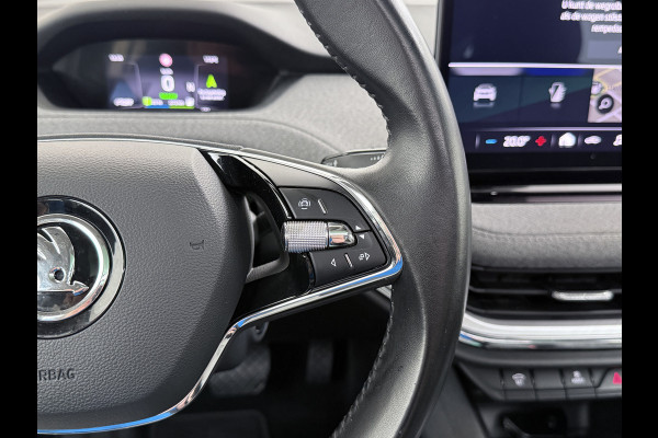 Škoda ENYAQ iV 60 Trekhaak Panoramadak SOH 89% Camera Navi Ecc Apple Carplay Android Auto Cruise Control Pdc DAB Lmv 19" Keyless Led Connected services Origineel Nederlandse Auto Škoda ENYAQ iV 60 Trekhaak Panoramadak SOH 89% Camera Navi Ecc Apple Carplay Android Auto Cruise Control Pdc DAB Lmv 19" Keyless Led Connected services Origineel Nederlandse Auto
