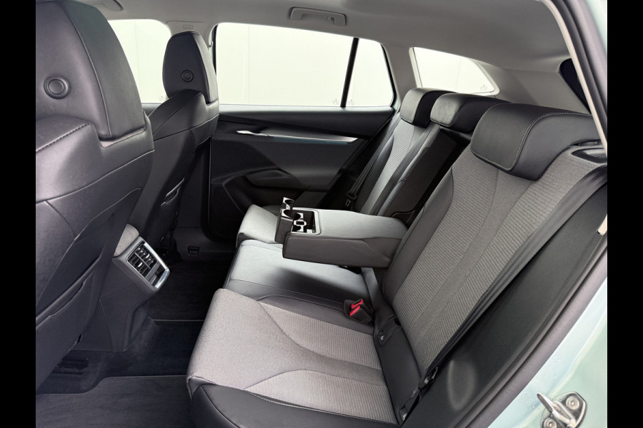 Škoda ENYAQ iV 60 Trekhaak Panoramadak SOH 89% Camera Navi Ecc Apple Carplay Android Auto Cruise Control Pdc DAB Lmv 19" Keyless Led Connected services Origineel Nederlandse Auto Škoda ENYAQ iV 60 Trekhaak Panoramadak SOH 89% Camera Navi Ecc Apple Carplay Android Auto Cruise Control Pdc DAB Lmv 19" Keyless Led Connected services Origineel Nederlandse Auto