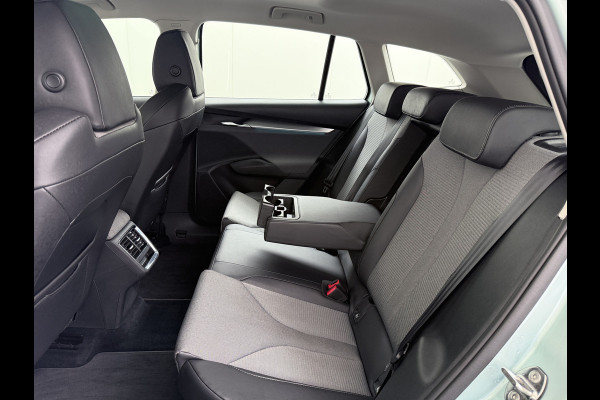 Škoda ENYAQ iV 60 Trekhaak Panoramadak SOH 89% Camera Navi Ecc Apple Carplay Android Auto Cruise Control Pdc DAB Lmv 19" Keyless Led Connected services Origineel Nederlandse Auto Škoda ENYAQ iV 60 Trekhaak Panoramadak SOH 89% Camera Navi Ecc Apple Carplay Android Auto Cruise Control Pdc DAB Lmv 19" Keyless Led Connected services Origineel Nederlandse Auto