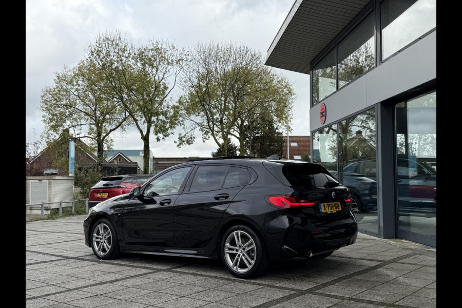 BMW 1-serie 118i | Panorama | Navi | Live Cockpit | Led | BMW 1-serie 118i | Panorama | Navi | Live Cockpit | Led |