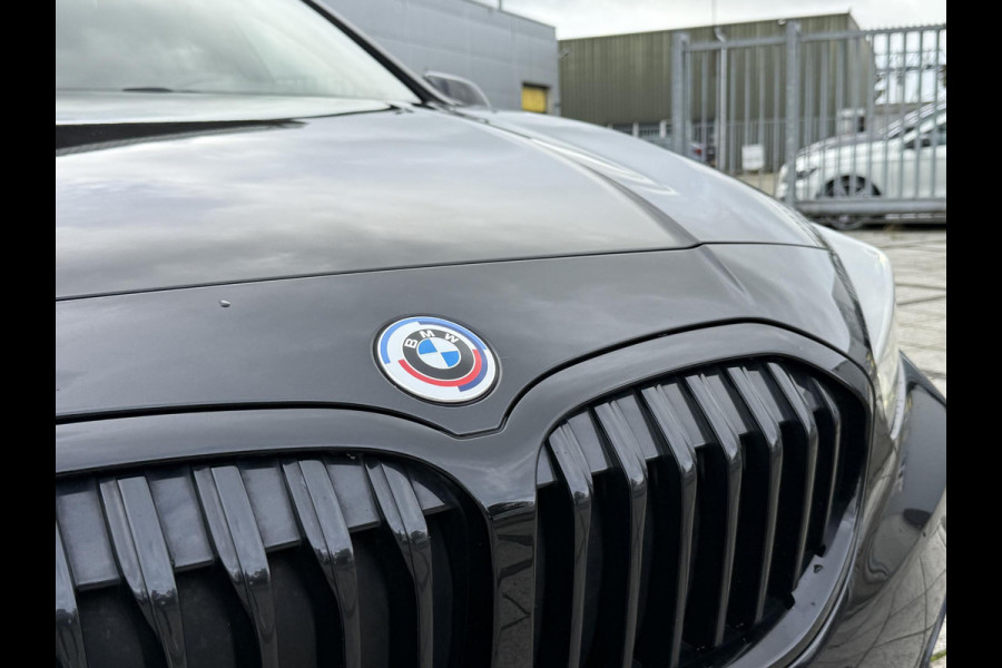 BMW 1-serie 118i | Panorama | Navi | Live Cockpit | Led | BMW 1-serie 118i | Panorama | Navi | Live Cockpit | Led |