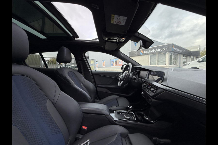 BMW 1-serie 118i | Panorama | Navi | Live Cockpit | Led | BMW 1-serie 118i | Panorama | Navi | Live Cockpit | Led |