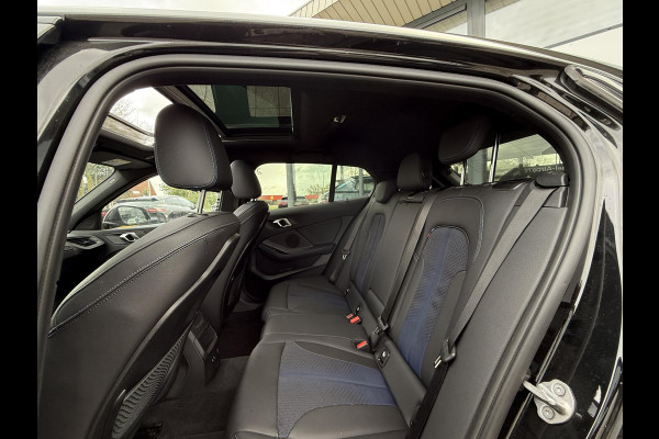 BMW 1-serie 118i | Panorama | Navi | Live Cockpit | Led | BMW 1-serie 118i | Panorama | Navi | Live Cockpit | Led |