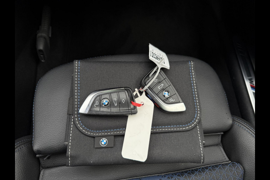 BMW 1-serie 118i | Panorama | Navi | Live Cockpit | Led | BMW 1-serie 118i | Panorama | Navi | Live Cockpit | Led |