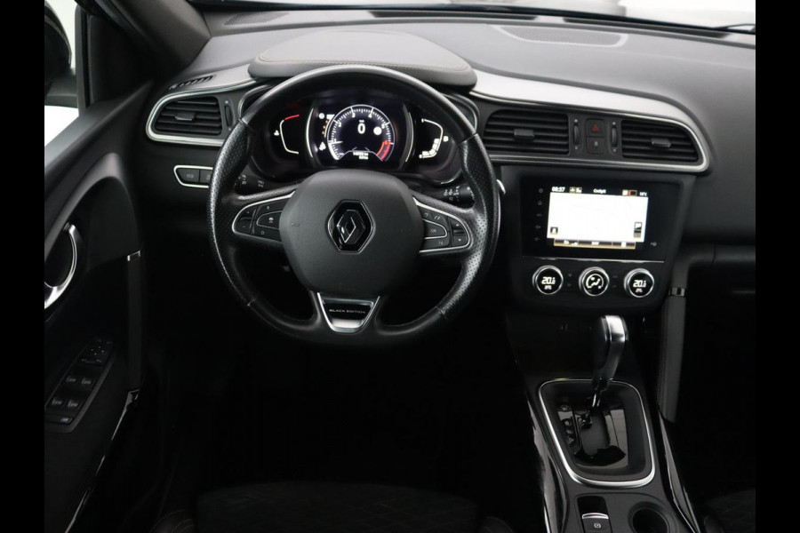 Renault Kadjar 1.3 TCe Black Edition | Trekhaak | Stoelverwarming | Adaptive cruise | Leder/Alcantara | Camera | BOSE Sound | Carplay | Keyless | Navigatie | Full LED