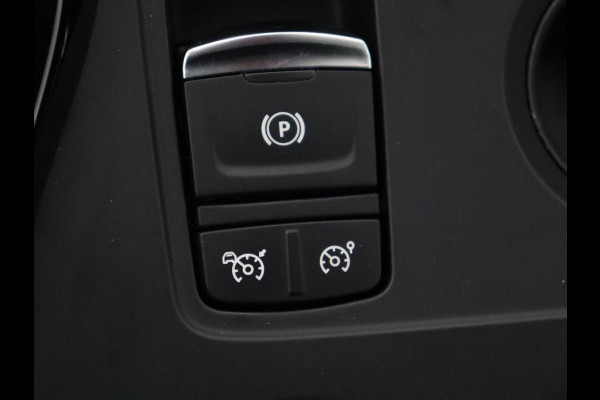 Renault Kadjar 1.3 TCe Black Edition | Trekhaak | Stoelverwarming | Adaptive cruise | Leder/Alcantara | Camera | BOSE Sound | Carplay | Keyless | Navigatie | Full LED