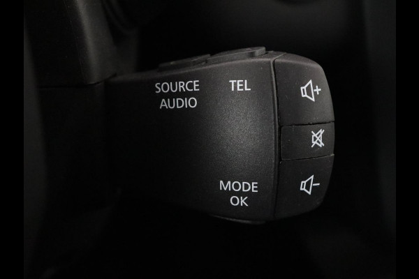 Renault Kadjar 1.3 TCe Black Edition | Trekhaak | Stoelverwarming | Adaptive cruise | Leder/Alcantara | Camera | BOSE Sound | Carplay | Keyless | Navigatie | Full LED