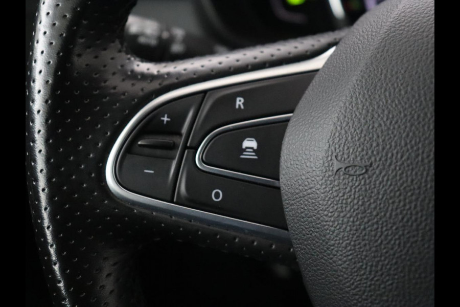Renault Kadjar 1.3 TCe Black Edition | Trekhaak | Stoelverwarming | Adaptive cruise | Leder/Alcantara | Camera | BOSE Sound | Carplay | Keyless | Navigatie | Full LED
