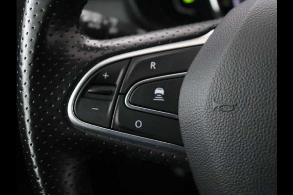 Renault Kadjar 1.3 TCe Black Edition | Trekhaak | Stoelverwarming | Adaptive cruise | Leder/Alcantara | Camera | BOSE Sound | Carplay | Keyless | Navigatie | Full LED