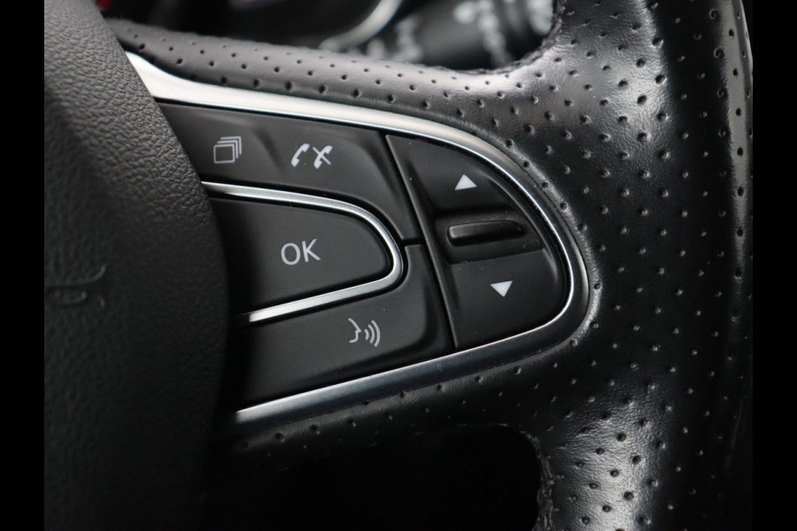 Renault Kadjar 1.3 TCe Black Edition | Trekhaak | Stoelverwarming | Adaptive cruise | Leder/Alcantara | Camera | BOSE Sound | Carplay | Keyless | Navigatie | Full LED