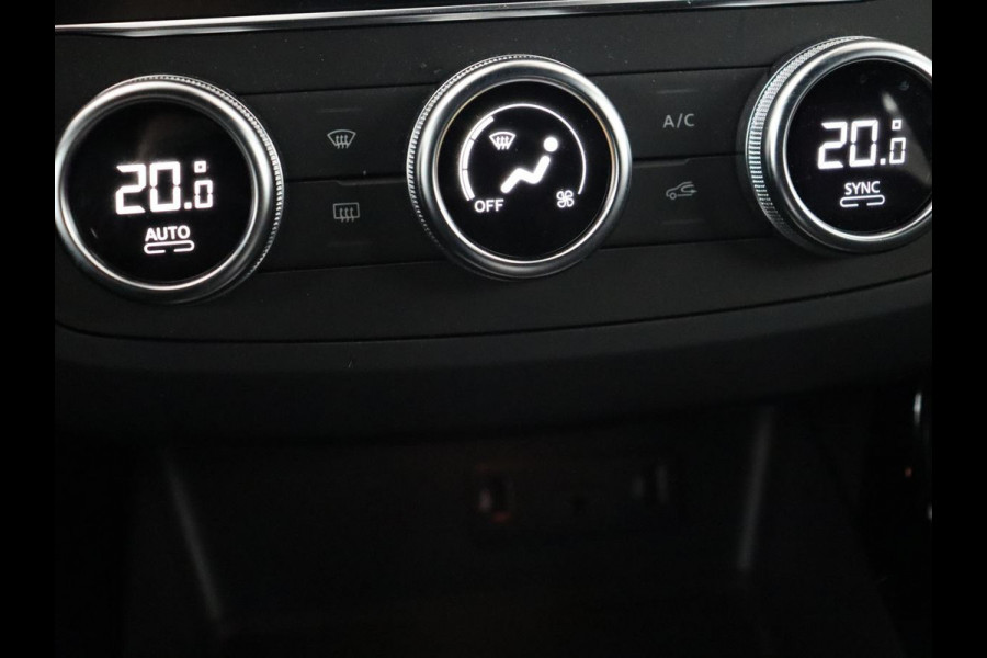 Renault Kadjar 1.3 TCe Black Edition | Trekhaak | Stoelverwarming | Adaptive cruise | Leder/Alcantara | Camera | BOSE Sound | Carplay | Keyless | Navigatie | Full LED