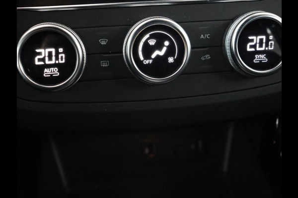 Renault Kadjar 1.3 TCe Black Edition | Trekhaak | Stoelverwarming | Adaptive cruise | Leder/Alcantara | Camera | BOSE Sound | Carplay | Keyless | Navigatie | Full LED