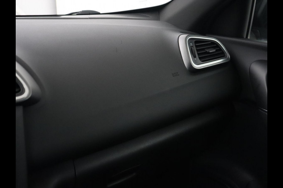 Renault Kadjar 1.3 TCe Black Edition | Trekhaak | Stoelverwarming | Adaptive cruise | Leder/Alcantara | Camera | BOSE Sound | Carplay | Keyless | Navigatie | Full LED