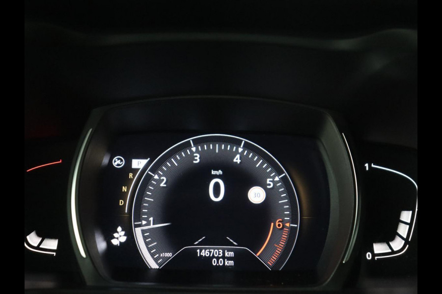 Renault Kadjar 1.3 TCe Black Edition | Trekhaak | Stoelverwarming | Adaptive cruise | Leder/Alcantara | Camera | BOSE Sound | Carplay | Keyless | Navigatie | Full LED