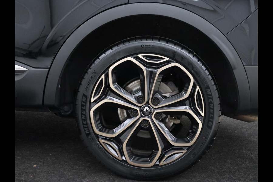 Renault Kadjar 1.3 TCe Black Edition | Trekhaak | Stoelverwarming | Adaptive cruise | Leder/Alcantara | Camera | BOSE Sound | Carplay | Keyless | Navigatie | Full LED