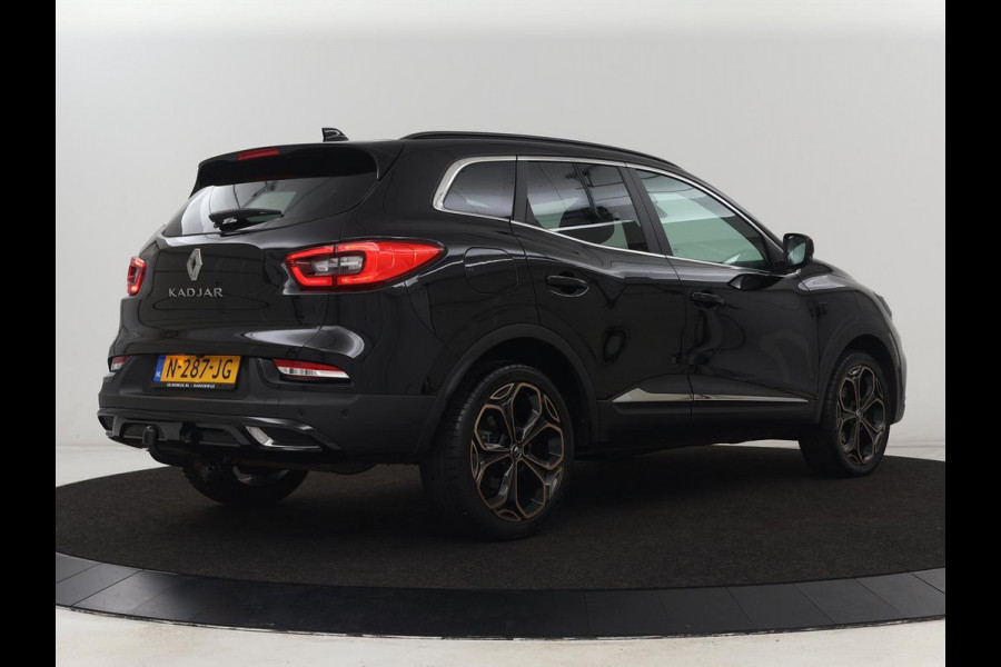 Renault Kadjar 1.3 TCe Black Edition | Trekhaak | Stoelverwarming | Adaptive cruise | Leder/Alcantara | Camera | BOSE Sound | Carplay | Keyless | Navigatie | Full LED