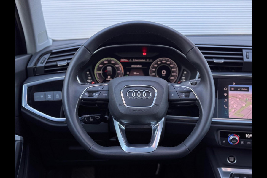 Audi Q3 Sportback 45 TFSI e S Edition Pano/360/Sfeer/Keyless Audi Q3 Sportback 45 TFSI e S Edition Pano/360/Sfeer/Keyless