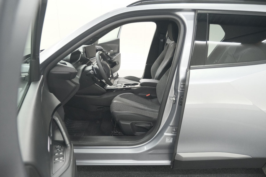 Peugeot 2008 Hybrid 136 e-DCS6 Allure | 360 Camera | Adaptieve Cruise Control | Dodehoekdetectie | Navigatie