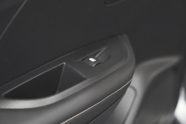 Peugeot 2008 Hybrid 136 e-DCS6 Allure | 360 Camera | Adaptieve Cruise Control | Dodehoekdetectie | Navigatie