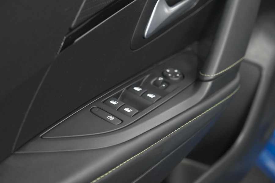 Peugeot e-208 EV GT Pack 50 kWh | Camera | Adapieve Cruise Control | Stoelverwarming | 3 FASE Peugeot e-208 EV GT Pack 50 kWh | Camera | Adapieve Cruise Control | Stoelverwarming | 3 FASE