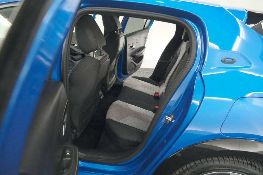 Peugeot e-208 EV GT Pack 50 kWh | Camera | Adapieve Cruise Control | Stoelverwarming | 3 FASE Peugeot e-208 EV GT Pack 50 kWh | Camera | Adapieve Cruise Control | Stoelverwarming | 3 FASE