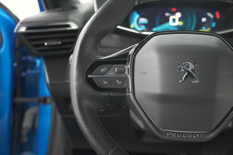 Peugeot e-208 EV GT Pack 50 kWh | Camera | Adapieve Cruise Control | Stoelverwarming | 3 FASE Peugeot e-208 EV GT Pack 50 kWh | Camera | Adapieve Cruise Control | Stoelverwarming | 3 FASE
