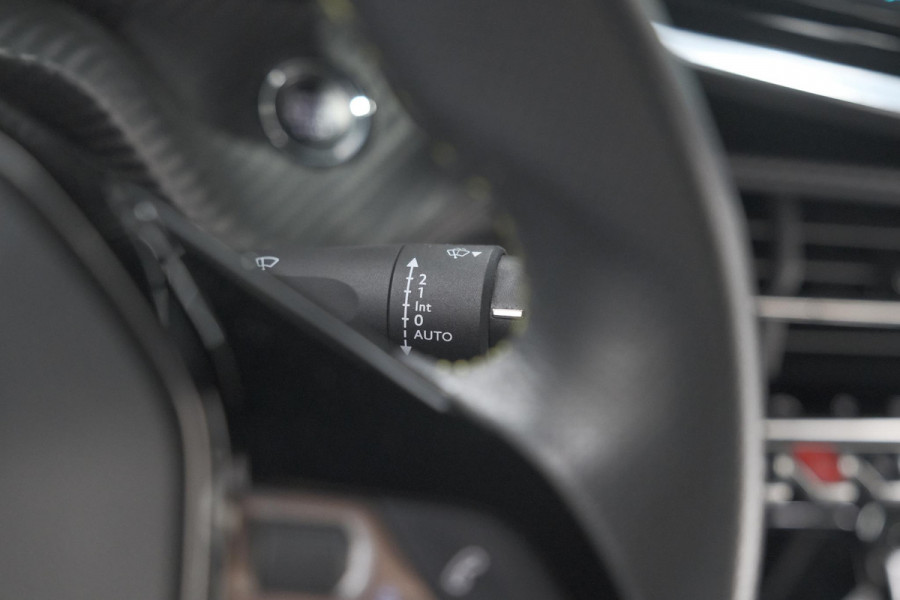 Peugeot e-208 EV GT Pack 50 kWh | Camera | Adapieve Cruise Control | Stoelverwarming | 3 FASE Peugeot e-208 EV GT Pack 50 kWh | Camera | Adapieve Cruise Control | Stoelverwarming | 3 FASE