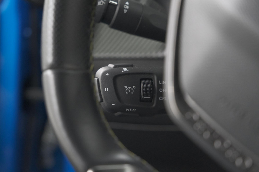 Peugeot e-208 EV GT Pack 50 kWh | Camera | Adapieve Cruise Control | Stoelverwarming | 3 FASE Peugeot e-208 EV GT Pack 50 kWh | Camera | Adapieve Cruise Control | Stoelverwarming | 3 FASE