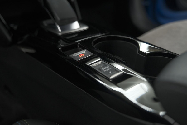 Peugeot e-208 EV GT Pack 50 kWh | Camera | Adapieve Cruise Control | Stoelverwarming | 3 FASE Peugeot e-208 EV GT Pack 50 kWh | Camera | Adapieve Cruise Control | Stoelverwarming | 3 FASE