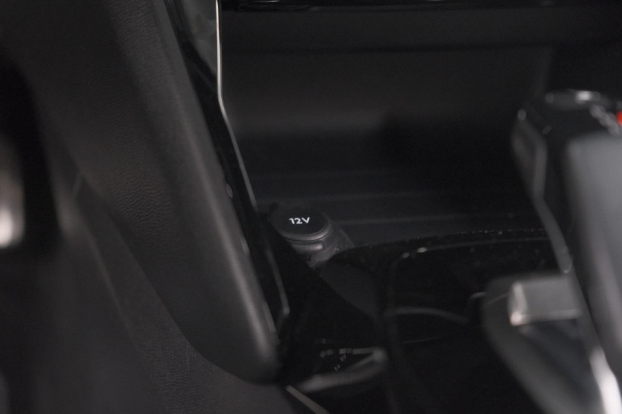 Peugeot e-208 EV GT Pack 50 kWh | Camera | Adapieve Cruise Control | Stoelverwarming | 3 FASE Peugeot e-208 EV GT Pack 50 kWh | Camera | Adapieve Cruise Control | Stoelverwarming | 3 FASE