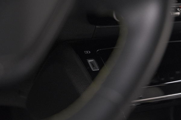 Peugeot e-208 EV GT Pack 50 kWh | Camera | Adapieve Cruise Control | Stoelverwarming | 3 FASE Peugeot e-208 EV GT Pack 50 kWh | Camera | Adapieve Cruise Control | Stoelverwarming | 3 FASE