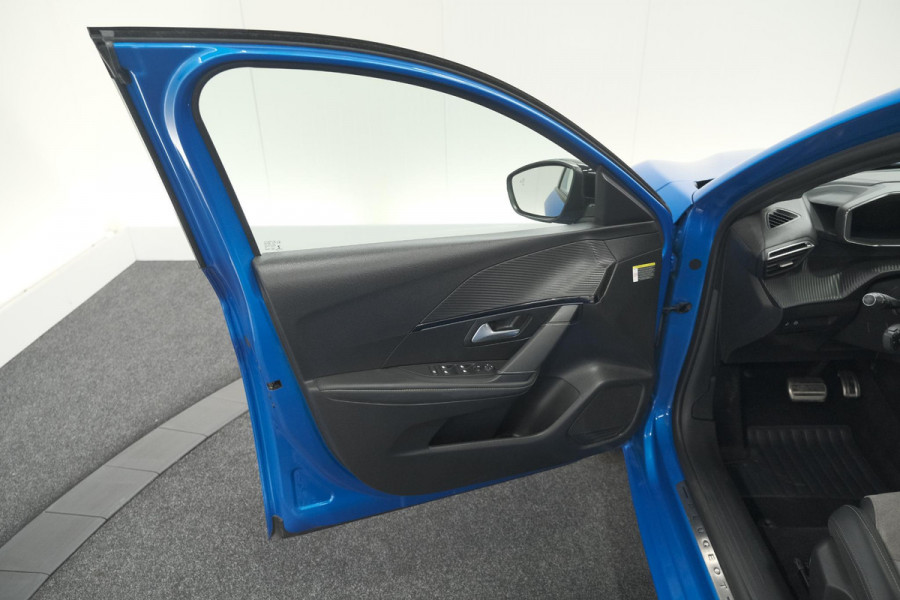 Peugeot e-208 EV GT Pack 50 kWh | Camera | Adapieve Cruise Control | Stoelverwarming | 3 FASE Peugeot e-208 EV GT Pack 50 kWh | Camera | Adapieve Cruise Control | Stoelverwarming | 3 FASE