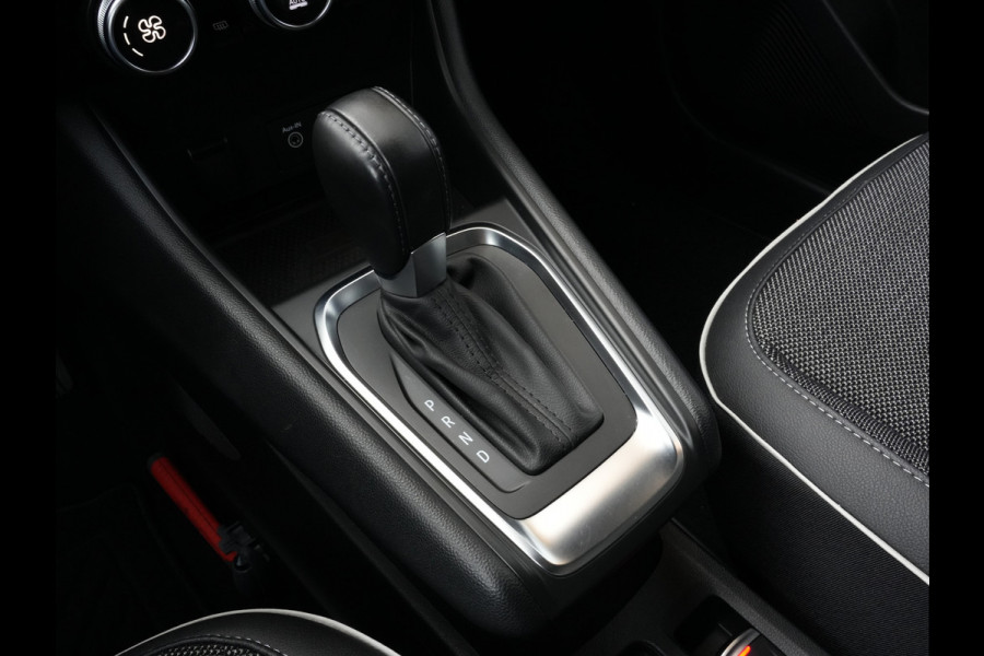 Renault Captur 1.3 TCe 130 Automaat Intens | Climate Control | LED | Android/Apple Carplay Renault Captur 1.3 TCe 130 Automaat Intens | Climate Control | LED | Android/Apple Carplay