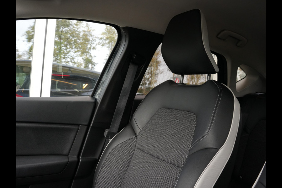 Renault Captur 1.3 TCe 130 Automaat Intens | Climate Control | LED | Android/Apple Carplay Renault Captur 1.3 TCe 130 Automaat Intens | Climate Control | LED | Android/Apple Carplay