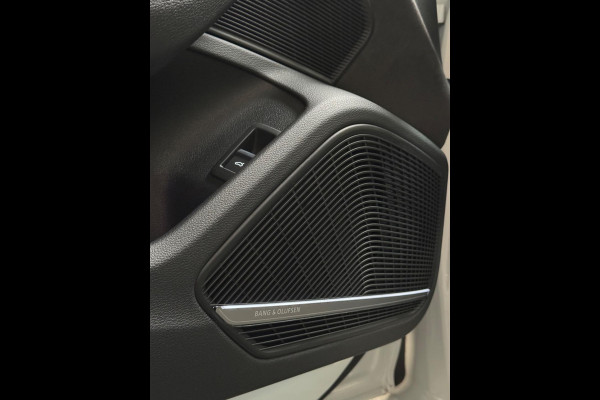 Audi A4 Avant 2.0 TFSI ultra Design Pro Line Plus 3x S-Line | Pano | ACC | massage | Keyless | Virtual | Camera | Trekhaak Audi A4 Avant 2.0 TFSI ultra Design Pro Line Plus 3x S-Line | Pano | ACC | massage | Keyless | Virtual | Camera | Trekhaak