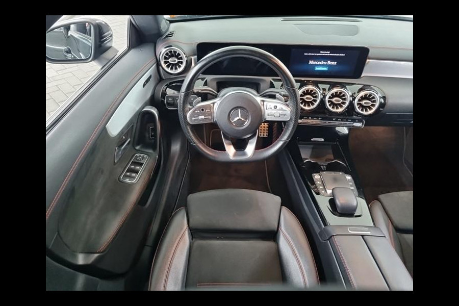 Mercedes-Benz CLA-Klasse Shooting Brake 200 AMG | Navi | Camera | M-Bux Mercedes-Benz CLA-Klasse Shooting Brake 200 AMG | Navi | Camera | M-Bux