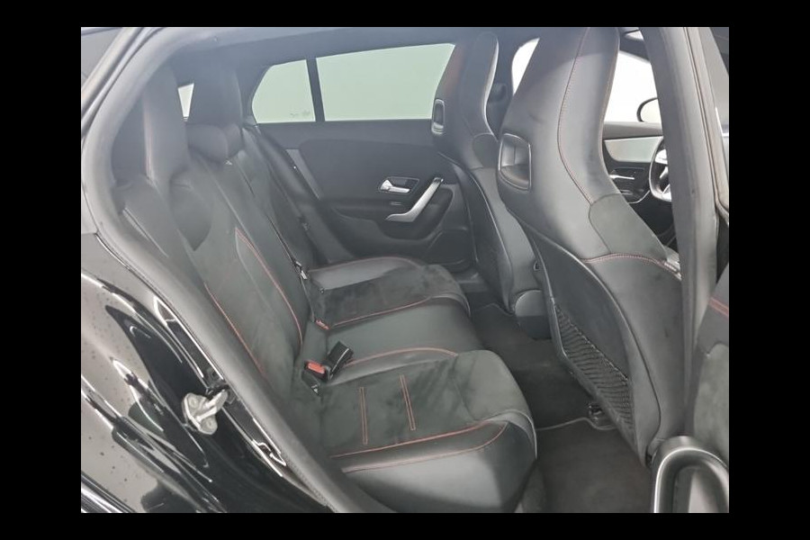 Mercedes-Benz CLA-Klasse Shooting Brake 200 AMG | Navi | Camera | M-Bux Mercedes-Benz CLA-Klasse Shooting Brake 200 AMG | Navi | Camera | M-Bux