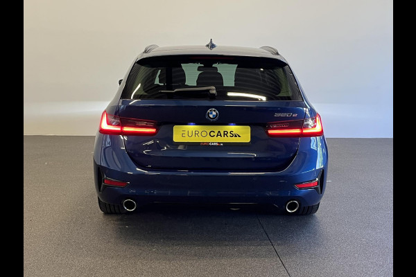 BMW 3 Serie Touring 320e Sportline Aut-8 Panoramadak Head Up Display Laser Licht Adaptive Cruise Trekhaak Leder Navi Parkeer Sensoren