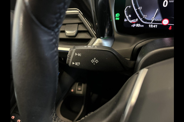 BMW 3 Serie Touring 320e Sportline Aut-8 Panoramadak Head Up Display Laser Licht Adaptive Cruise Trekhaak Leder Navi Parkeer Sensoren