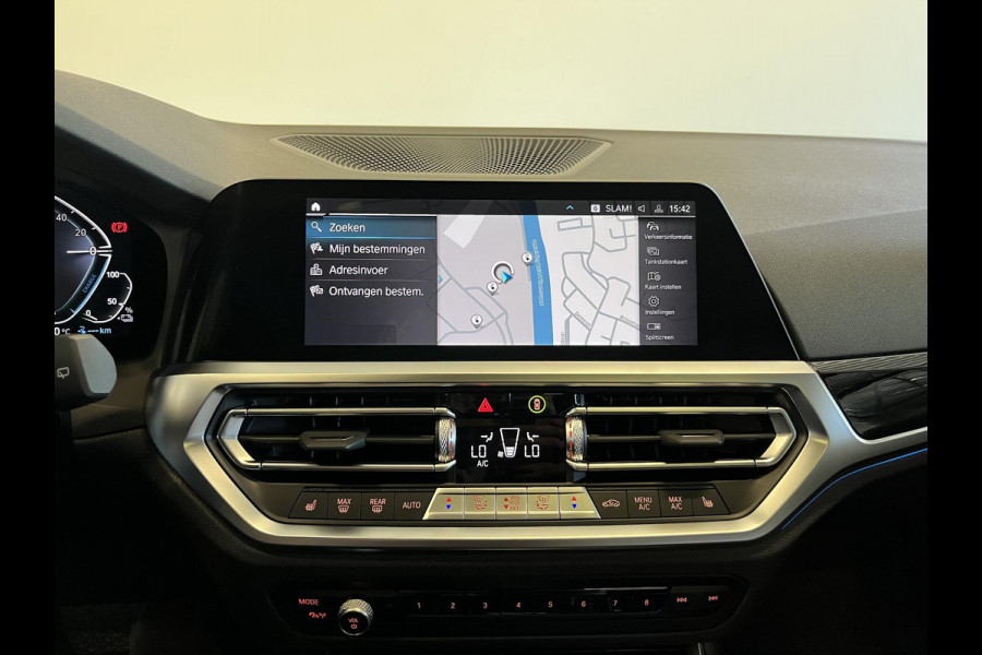 BMW 3 Serie Touring 320e Sportline Aut-8 Panoramadak Head Up Display Laser Licht Adaptive Cruise Trekhaak Leder Navi Parkeer Sensoren