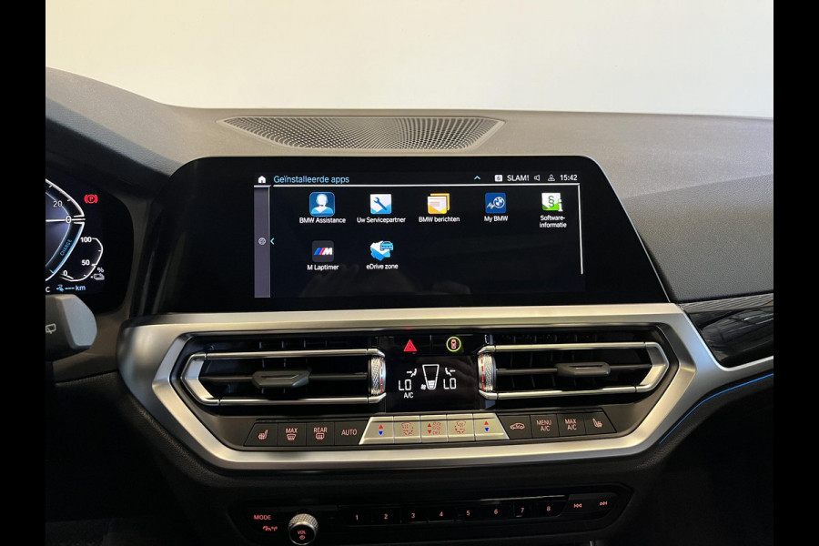 BMW 3 Serie Touring 320e Sportline Aut-8 Panoramadak Head Up Display Laser Licht Adaptive Cruise Trekhaak Leder Navi Parkeer Sensoren