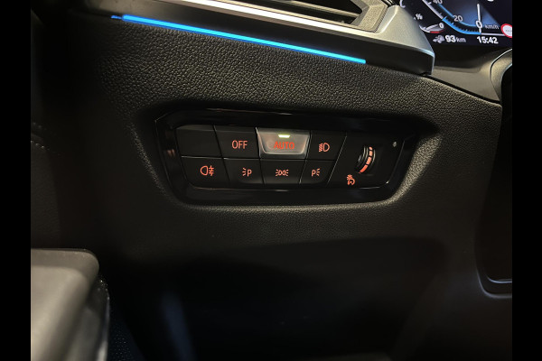 BMW 3 Serie Touring 320e Sportline Aut-8 Panoramadak Head Up Display Laser Licht Adaptive Cruise Trekhaak Leder Navi Parkeer Sensoren