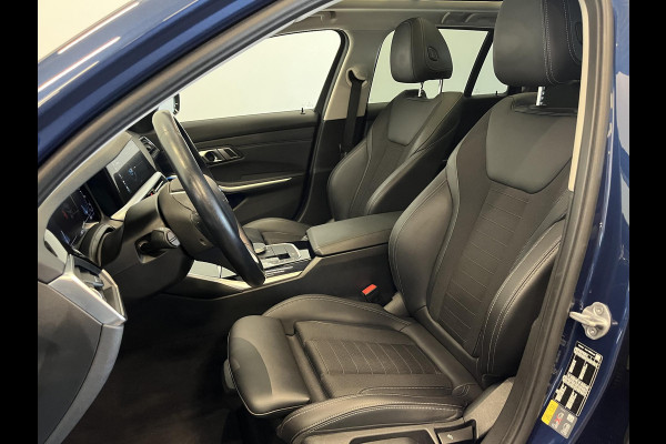 BMW 3 Serie Touring 320e Sportline Aut-8 Panoramadak Head Up Display Laser Licht Adaptive Cruise Trekhaak Leder Navi Parkeer Sensoren