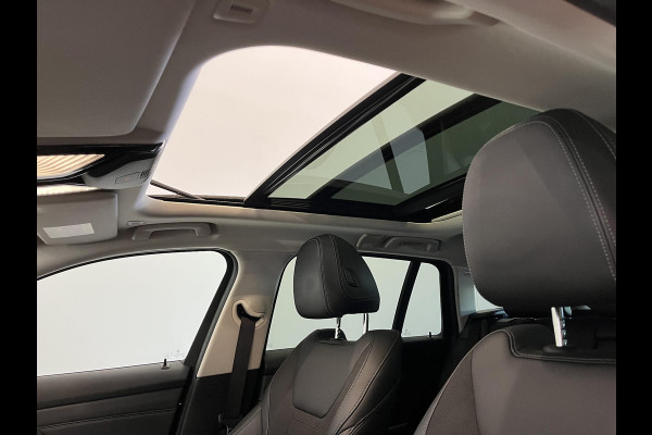 BMW 3 Serie Touring 320e Sportline Aut-8 Panoramadak Head Up Display Laser Licht Adaptive Cruise Trekhaak Leder Navi Parkeer Sensoren