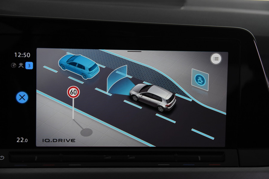 Volkswagen Golf 1.0 eTSI Life *1ste Eigenaar*Navigatie*Ambiente* Volkswagen Golf 1.0 eTSI Life *1ste Eigenaar*Navigatie*Ambiente*